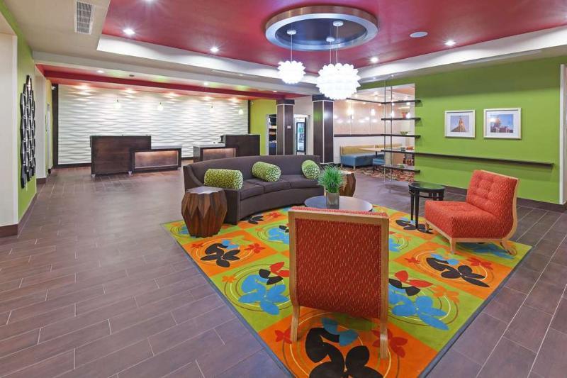 La Quinta By Wyndham Pearsall Экстерьер фото